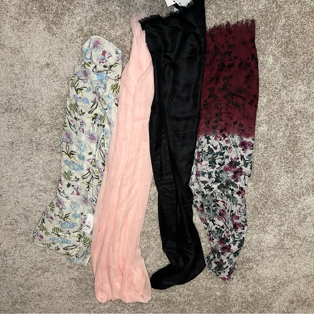 Set of 4 Lightweight Scarves